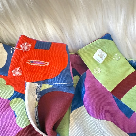 Vintage Chanel Boucle Jacket and Skirt Set 2000 Spring/Summer Runway Collection - Picture 16 of 16